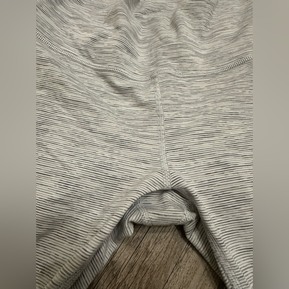 Lululemon Wunder Under High Rise 25” Luxtreme Leggings - Picture 8 of 9